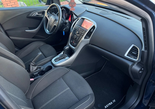 Opel Astra cena 32700 przebieg: 135000, rok produkcji 2012 z Biała małe 92